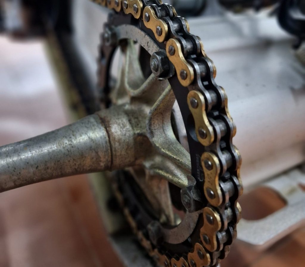 limpiar cadena moto