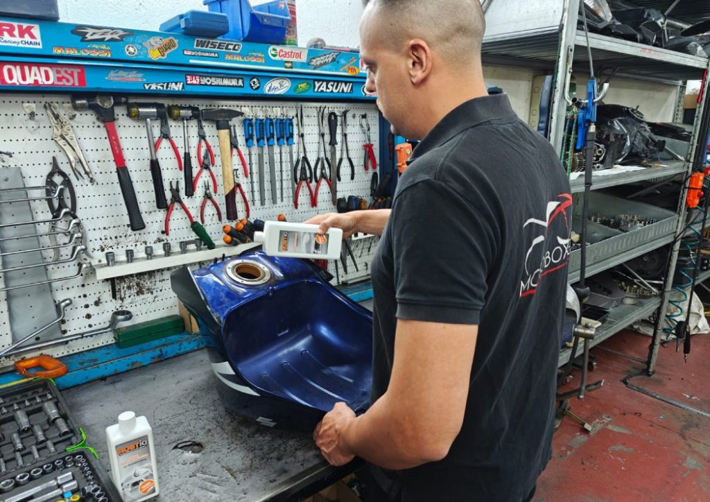 como reparar deposito moto oxidado