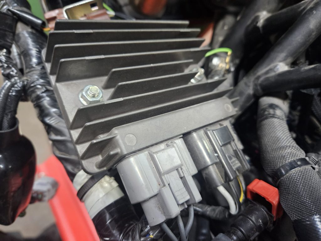 regulador moto bateria